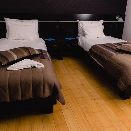 Hotel Novak Зворник Екстериор снимка